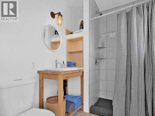 620 Boothe Road, Naramata, BC - Indoor Photo Showing Bathroom