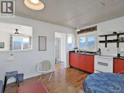 620 Boothe Road, Naramata, BC - Indoor Photo Showing Kitchen