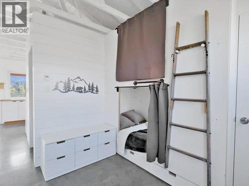 620 Boothe Road, Naramata, BC - Indoor