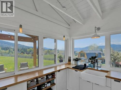 620 Boothe Road, Naramata, BC - Indoor