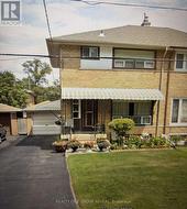 12 THURODALE AVENUE Toronto, ON M6M 3B3