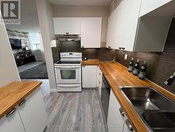 601 - 212 KERR STREET  Oakville, ON L6K 3B1