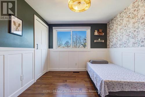 203 Montmorency Drive, Hamilton, ON - Indoor Photo Showing Bedroom