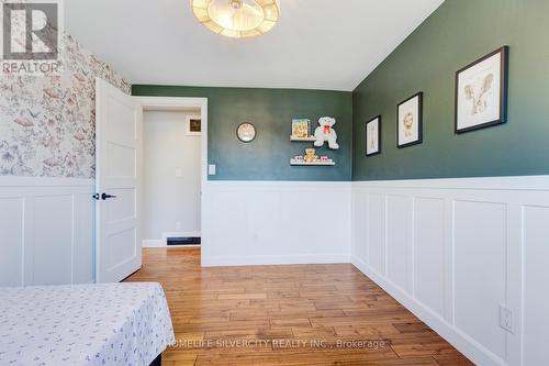 203 Montmorency Drive, Hamilton, ON - Indoor Photo Showing Bedroom