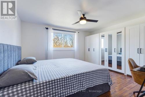 203 Montmorency Drive, Hamilton, ON - Indoor Photo Showing Bedroom