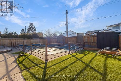 203 Montmorency Drive, Hamilton, ON - Outdoor