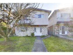 4676 REID STREET  Vancouver, BC V5R 3Y6