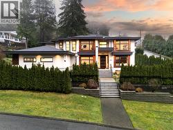 2902 ST. ANDREWS AVENUE  North Vancouver, BC V7N 1Z4