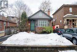 49 ELVINA GARDENS  Toronto, ON M4P 1X7