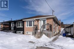 572 MONTCALM AVENUE  Oshawa, ON L1J 2H1