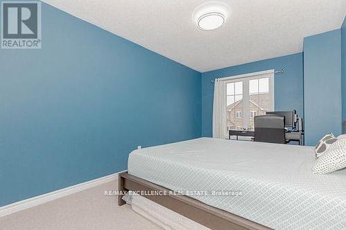 9 Hiscott Drive, Hamilton, ON - Indoor Photo Showing Bedroom