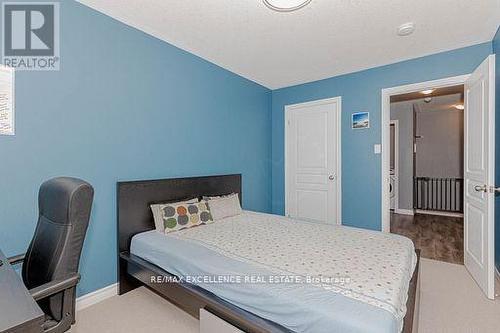 9 Hiscott Drive, Hamilton, ON - Indoor Photo Showing Bedroom