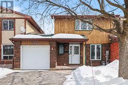 1367 CEDARCROFT CRESCENT  Ottawa, ON K1B 5G8