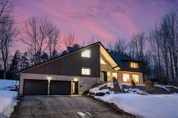 3225 Rue Bel-Air  Sherbrooke (Les Nations), QC J1L 1A9