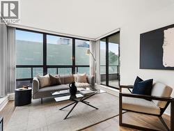 503 933 HORNBY STREET  Vancouver, BC V6Z 3G4