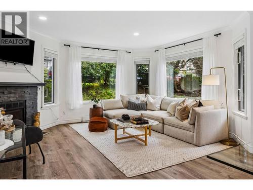 107 175 W 4TH STREET  North Vancouver, BC V7M 1H6