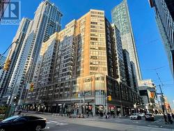 812 - 711 BAY STREET  Toronto, ON M5G 2J8