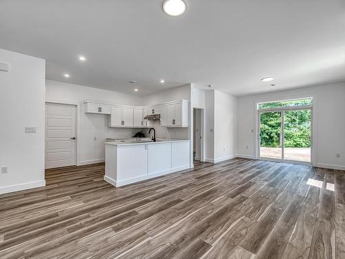 1437 Princess Crescent, Coldbrook, NS - Indoor Photo Showing Kitchen