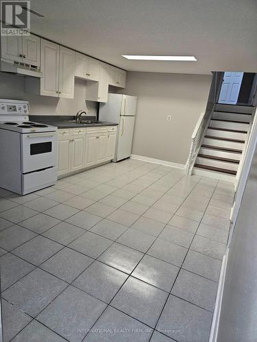 3602 Dunrankin Drive, Mississauga, ON - Indoor Photo Showing Kitchen