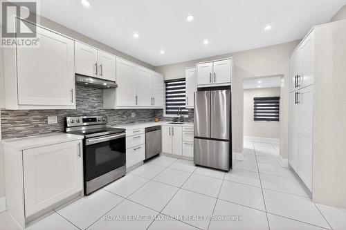 31 Campbell Avenue, Hamilton, ON - Indoor Photo Showing Kitchen With Stainless Steel Kitchen
