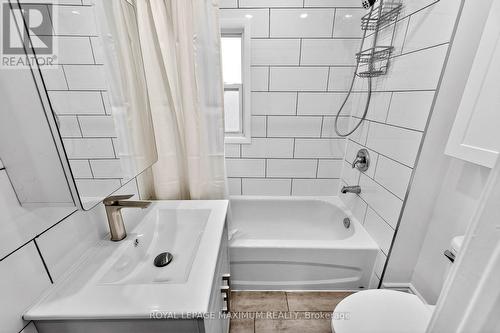 31 Campbell Avenue, Hamilton, ON - Indoor Photo Showing Bathroom