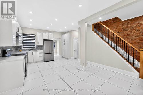 31 Campbell Avenue, Hamilton, ON - Indoor Photo Showing Kitchen