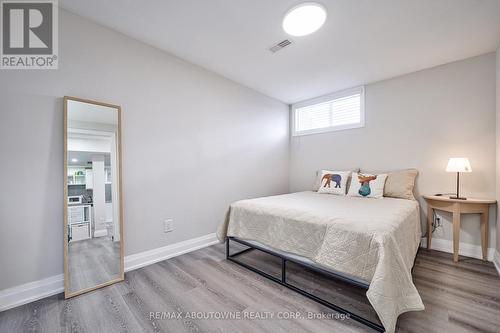 195 Greti Drive, Hamilton, ON - Indoor Photo Showing Bedroom