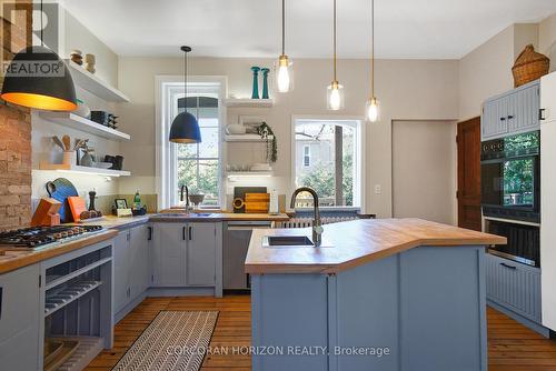 78 William Street W, Waterloo, ON - Indoor Photo Showing Kitchen With Upgraded Kitchen