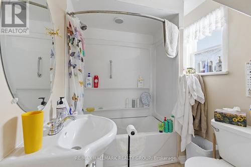 229 Gore Street E, Perth, ON - Indoor Photo Showing Bathroom