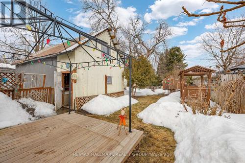 229 Gore Street E, Perth, ON - Outdoor