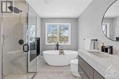 628 Parkview Road, Ottawa, ON - Indoor Photo Showing Bathroom