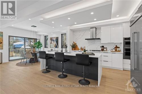 628 Parkview Road, Ottawa, ON - Indoor Photo Showing Kitchen With Upgraded Kitchen