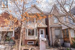 493 CLINTON STREET  Toronto, ON M6G 2Z3