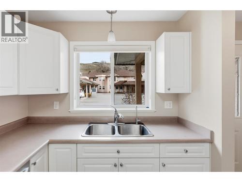 6514 Meadows Drive Unit# 3, Oliver, BC - Indoor Photo Showing Kitchen With Double Sink
