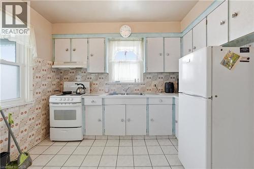 306 Concession Street, Hamilton, ON - Indoor Photo Showing Kitchen