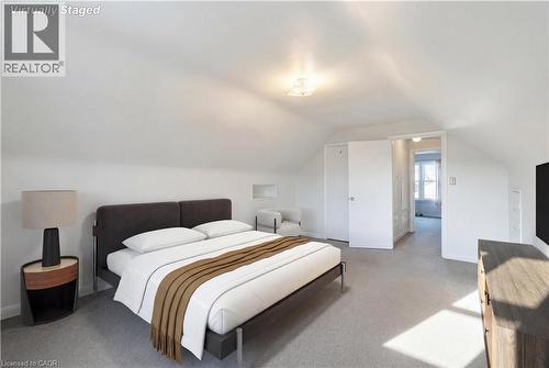 306 Concession Street, Hamilton, ON - Indoor Photo Showing Bedroom