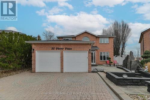 32 PLOVER PLACE  Brampton, ON L6W 4C4