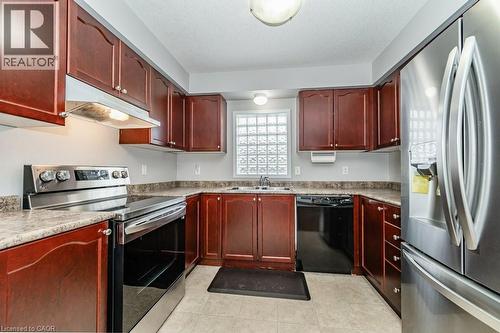 39 Brookfield Crescent, Kitchener, ON - Indoor Photo Showing Kitchen