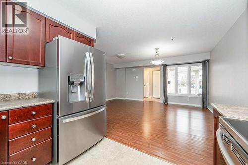 39 Brookfield Crescent, Kitchener, ON - Indoor Photo Showing Kitchen