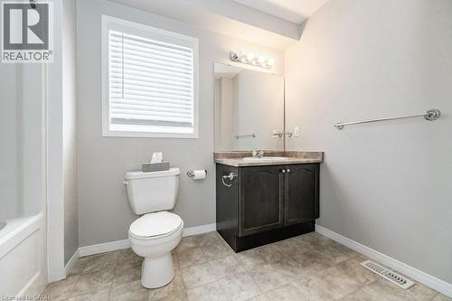 4pc bathroom for secondary bedrooms - 39 Brookfield Crescent, Kitchener, ON - Indoor Photo Showing Bathroom