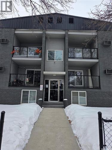 7 833 B AVENUE N  Saskatoon, SK S7L 1E5