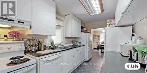 309 Bowman Street, Hamilton, ON - Indoor Photo Showing Kitchen