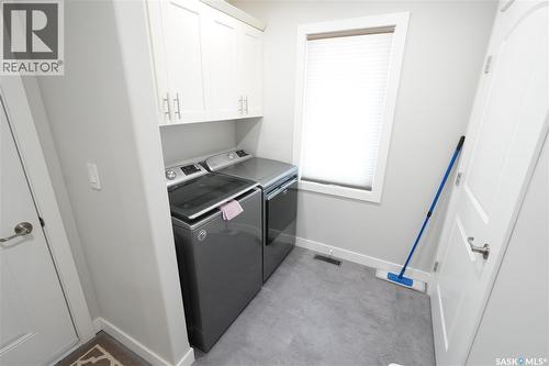 44 Crescent Drive, Avonlea, SK - Indoor Photo Showing Laundry Room
