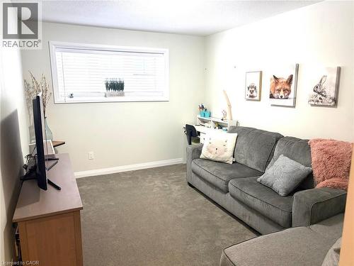 24 Morrison Road Unit# A13, Kitchener, ON - Indoor Photo Showing Living Room