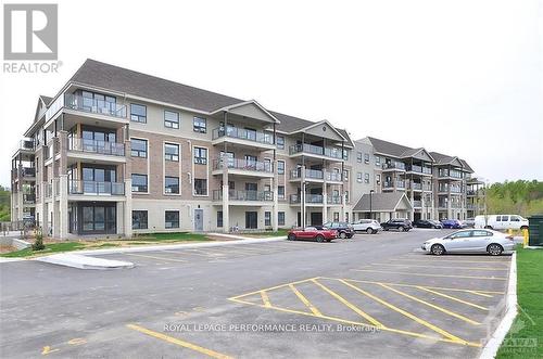 116 - 120 PRESTIGE CIRCLE  Ottawa, ON K4A 1B4