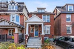 60 CLAREY AVENUE  Ottawa, ON K1S 2R7