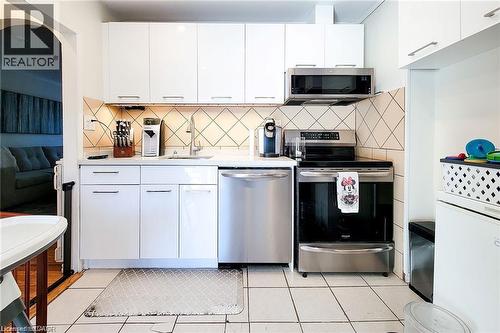86 East 18Th Street, Hamilton, ON - Indoor Photo Showing Kitchen