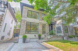 523 BRIAR HILL AVENUE  Toronto, ON M5N 1N1