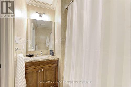 1649 Wedmore Way, Mississauga, ON - Indoor Photo Showing Bathroom