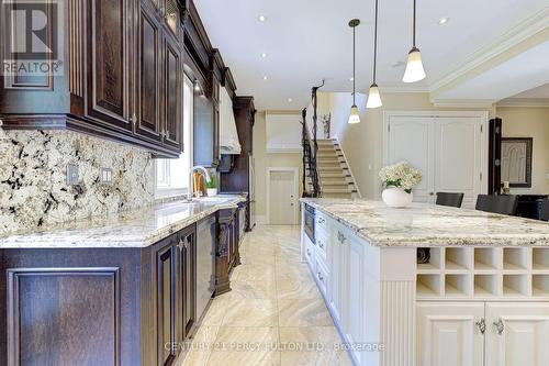 1649 Wedmore Way, Mississauga, ON - Indoor Photo Showing Kitchen With Upgraded Kitchen